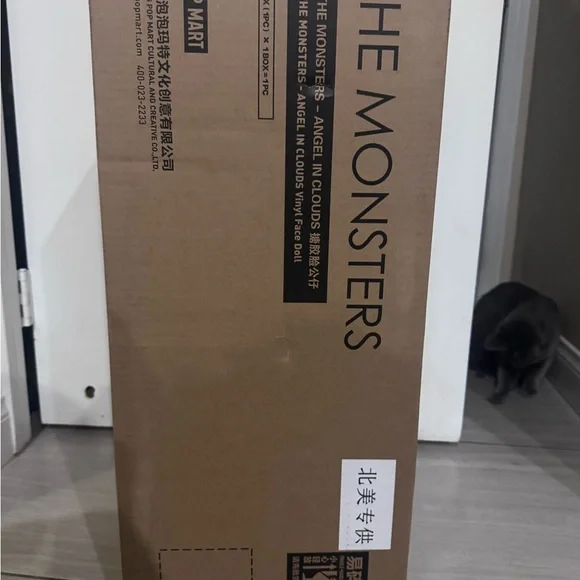 Pop Mart Labubu Angel in the Clouds Zimomo GIANT sized! - Picture 4 of 5